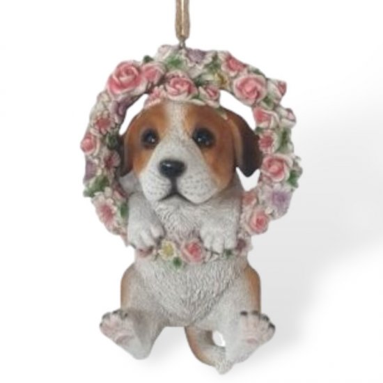 Blumenkranz mit Hund - zum Schließen ins Bild klicken
