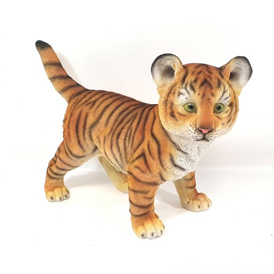 Tigerbaby stehend - zum Schließen ins Bild klicken
