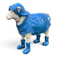 Schaf mit Mantel, blau