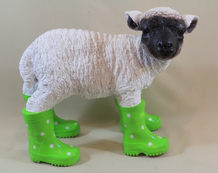 Schaf, Gummistiefel grün - zum Schließen ins Bild klicken