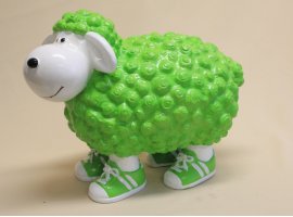 Schaf mit Turnschuhe, hellgrün