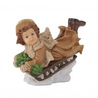 Mädchen auf Schlitten