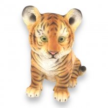 Tigerbaby sitzend